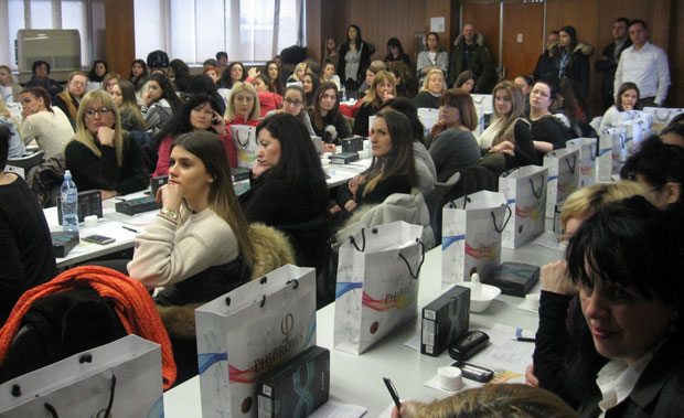 Београђанке се обучавају за цртача обрва